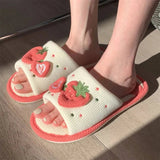 Chaussons Chinois Peluche Fraise