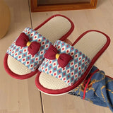 Chaussons Chinois Peluche Fraise