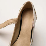 chaussures-annees-20-escarpins-petits-talons-blancs